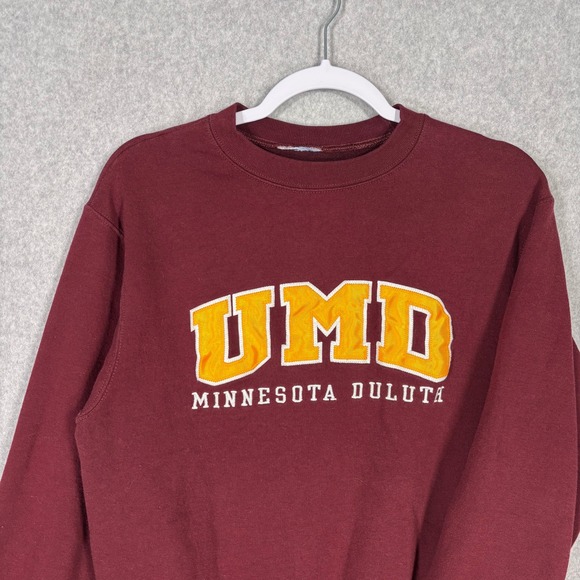Champion UMD‎ Minnesota Duluth Bulldogs Sweatshirt Small Crewneck College Maroon - Picture 2 of 9